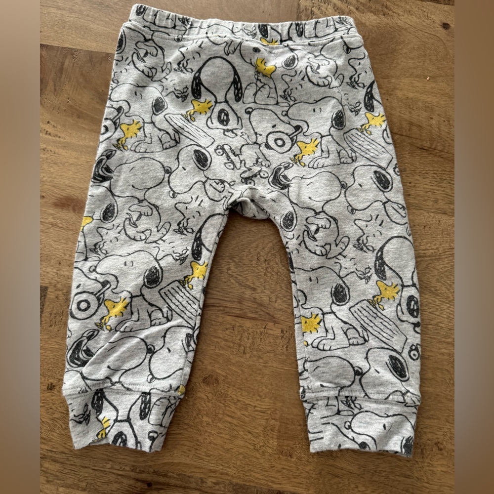 H&M Peanut Snoopy Gray Cartoon Print Baby Pants size 6-9 months